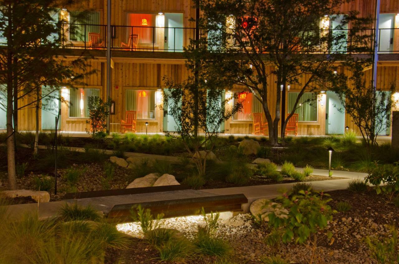 Lone Star Court, By Valencia Hotel Collection (Adults Only) Austin Exterior photo